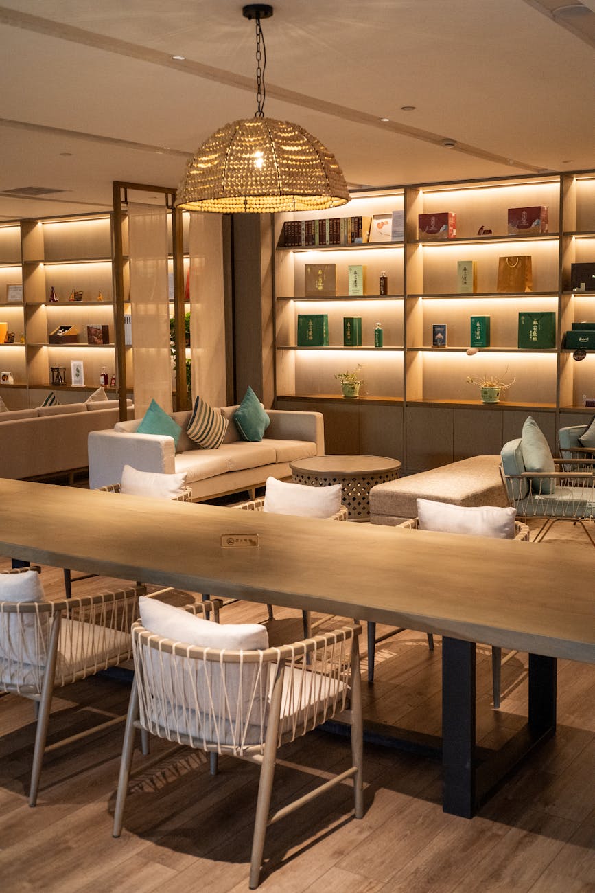Photo by Cheng Shi Song | via Pexels | License: Pexels License | https://www.pexels.com/photo/modern-cozy-lounge-in-hangzhou-hotel-35022068/