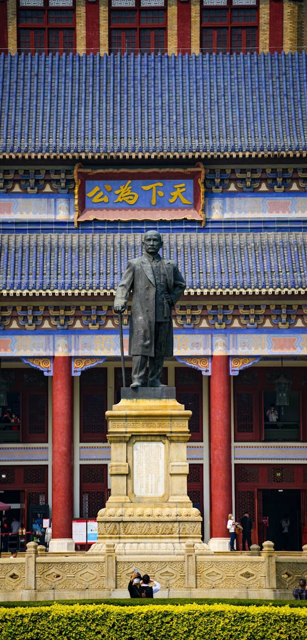 Photo by yao yao | via Pexels | License: Pexels License | https://www.pexels.com/photo/sun-yat-sen-memorial-hall-statue-in-guangzhou-32930522/